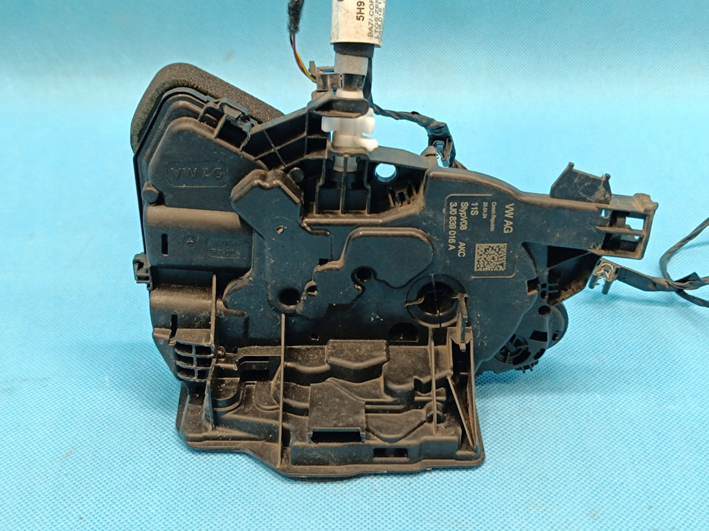 VW GOLF 8 VARIANT LIFT 1.5 TSI 110KW 2024R DOOR LOCK RIGHT REAR 3J0839016A