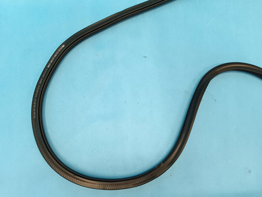 VW GOLF 8 VARIANT LIFT 1.5 TSI 2024 R DOOR SEAL RIGHT FRONT 5H4867912