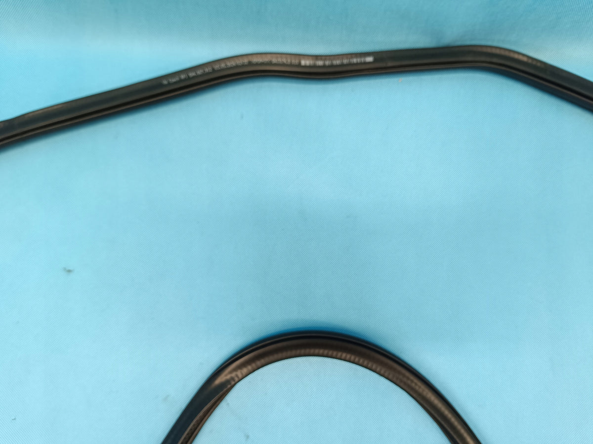 VW GOLF 8 VARIANT LIFT 1.5 TSI 2024 R DOOR SEAL RIGHT FRONT 5H4867912