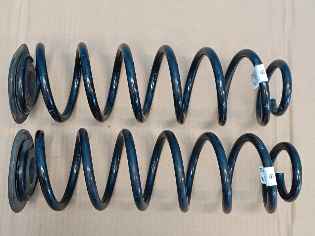 VW GOLF 8 VARIANT LIFT 1.5 TSI 2024 R SUSPENSION SPRING REAR 5Q0511115BF