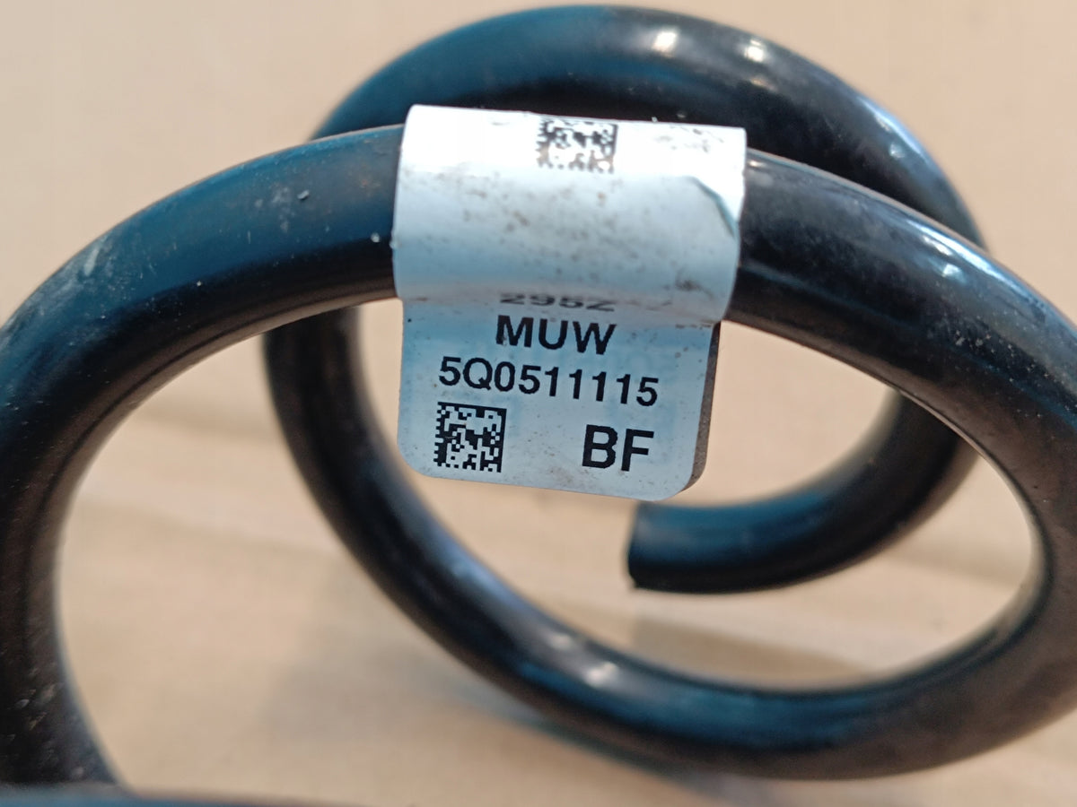 VW GOLF 8 VARIANT LIFT 1.5 TSI 2024 R SUSPENSION SPRING REAR 5Q0511115BF