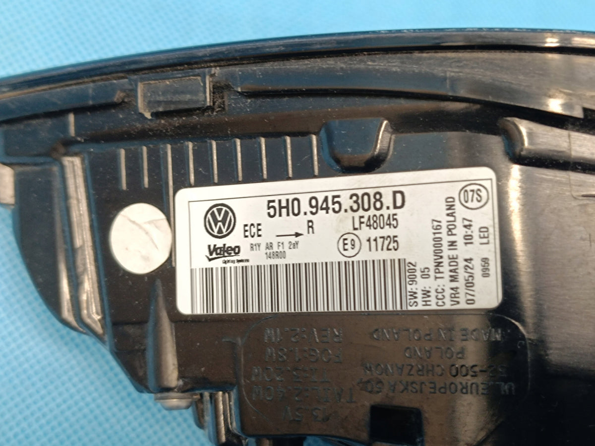 VW GOLF 8 VARIANT LIFT 1.5 TSI 2024R LED FLAP LAMP RIGHT REAR 5H0945308D
