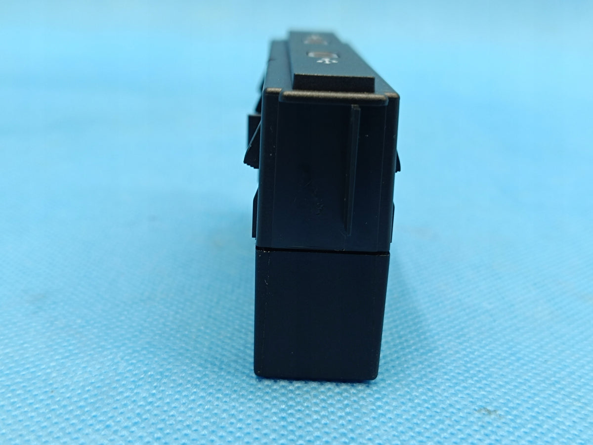 VW GOLF 8 VARIANT LIFT 1.5TSI 110KW 2024R SOCKET USB PORT TYPE C 5NA035700