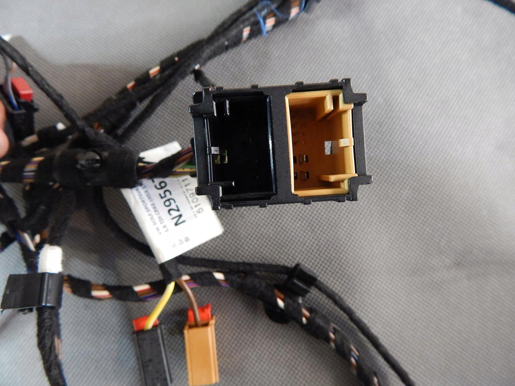 VW GOLF SPORTSVAN FLAP HARNESS 517971147A 510971175