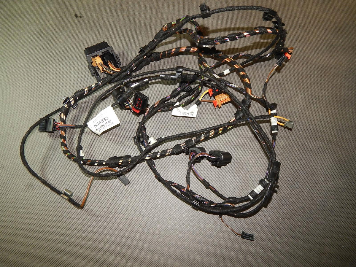 VW GOLF SPORTSVAN FLAP HARNESS 517971147A