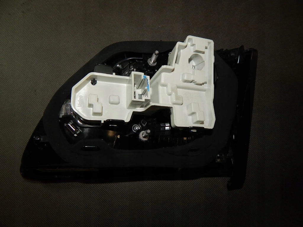 VW GOLF SPORTSVAN LAMP LEFT REAR 510945093G