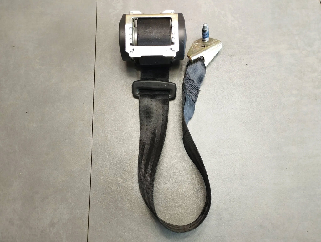 VW GOLF V SEAT BELT RIGHT REAR 1K6857806D