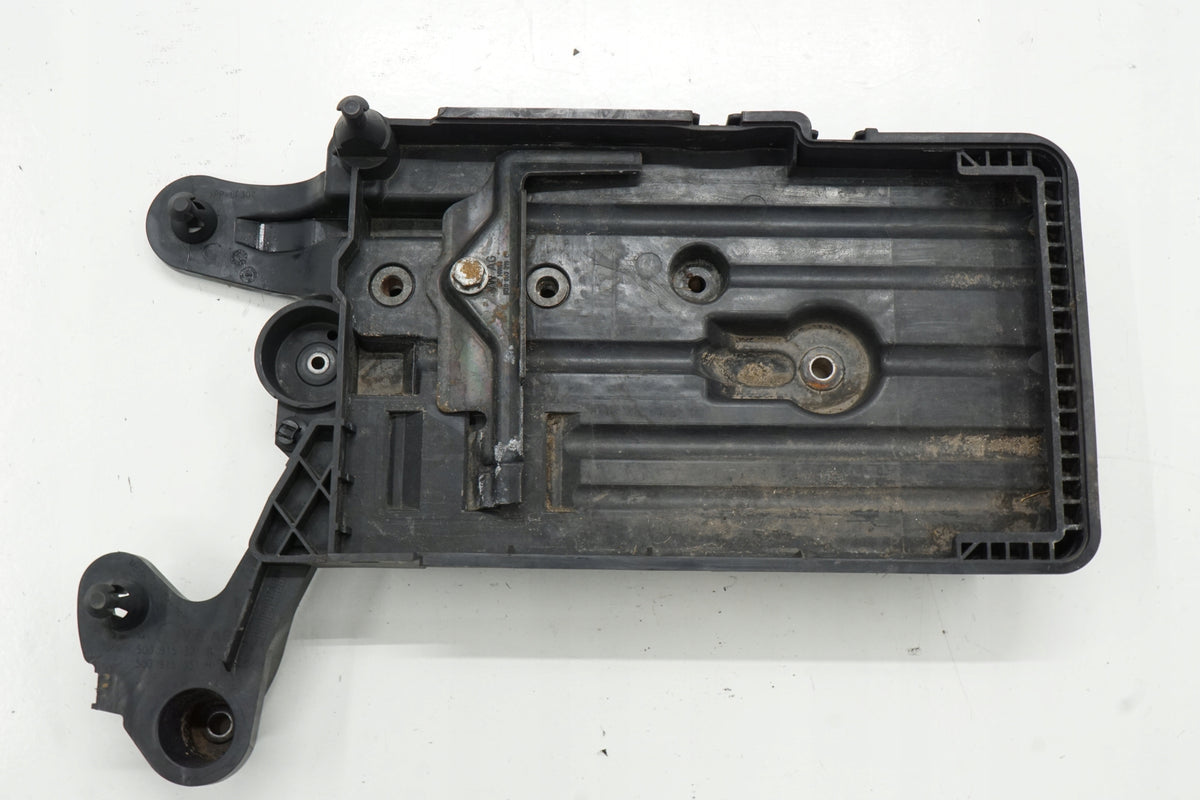 VW GOLF VII 13R BATTERY BASE 5Q0915321G 5Q0915331H