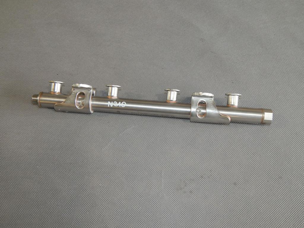 VW GOLF VII 7 1.4 TSI INJECTION RAIL 04E133320D