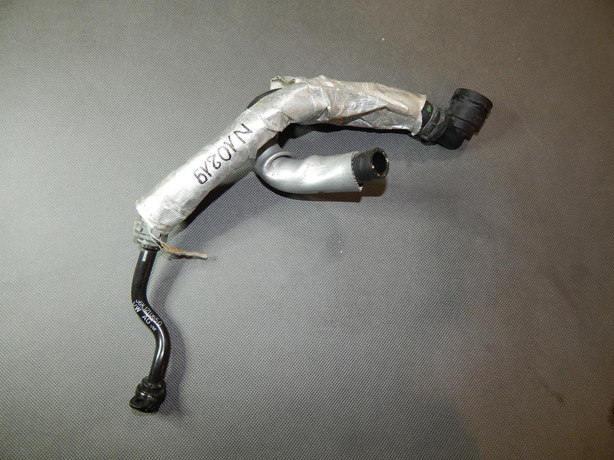 VW GOLF VII 7 WATER LINE 06K121065Q