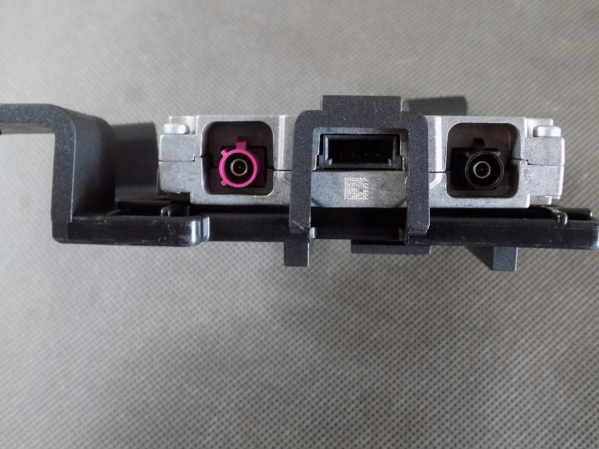 VW GOLF VII ANTENNA AMPLIFIER 4H0035456