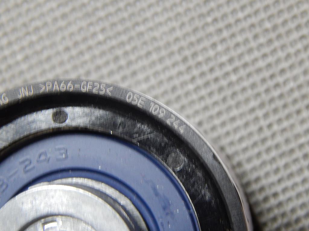 VW GOLF VII BELT ROLL 05E109244