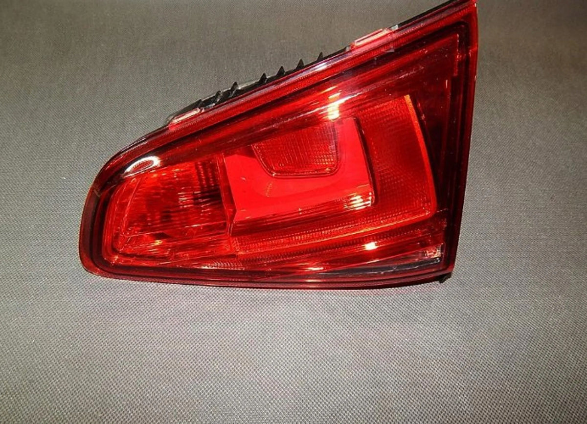 VW GOLF VII FLAP LAMP RIGHT REAR 5G0945094AC