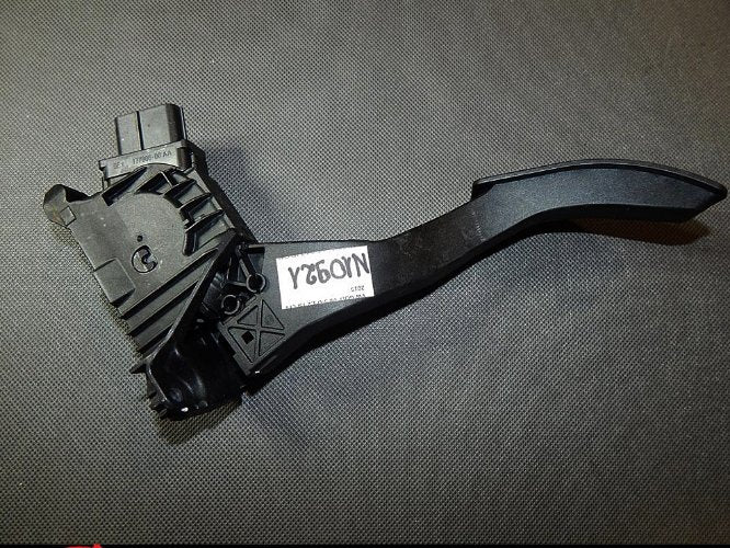 VW GOLF VII GAS POTENTIOMETER 5Q1721503F
