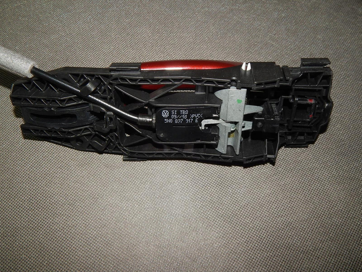 VW GOLF VII HANDLE LA3R LEFT REAR 5G0837205