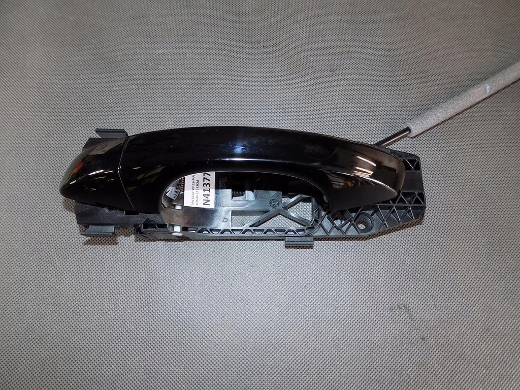 VW GOLF VII HANDLE LEFT REAR L041 5G0837205