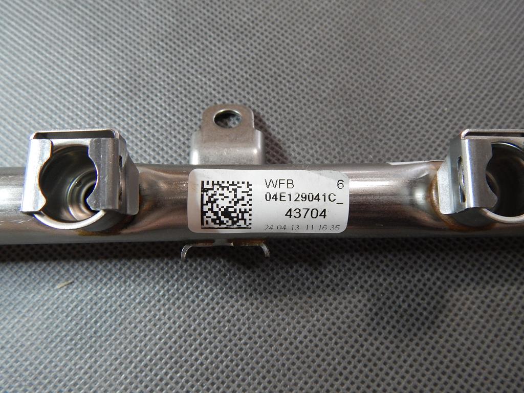 VW GOLF VII INJECTION RAIL 04E133317D