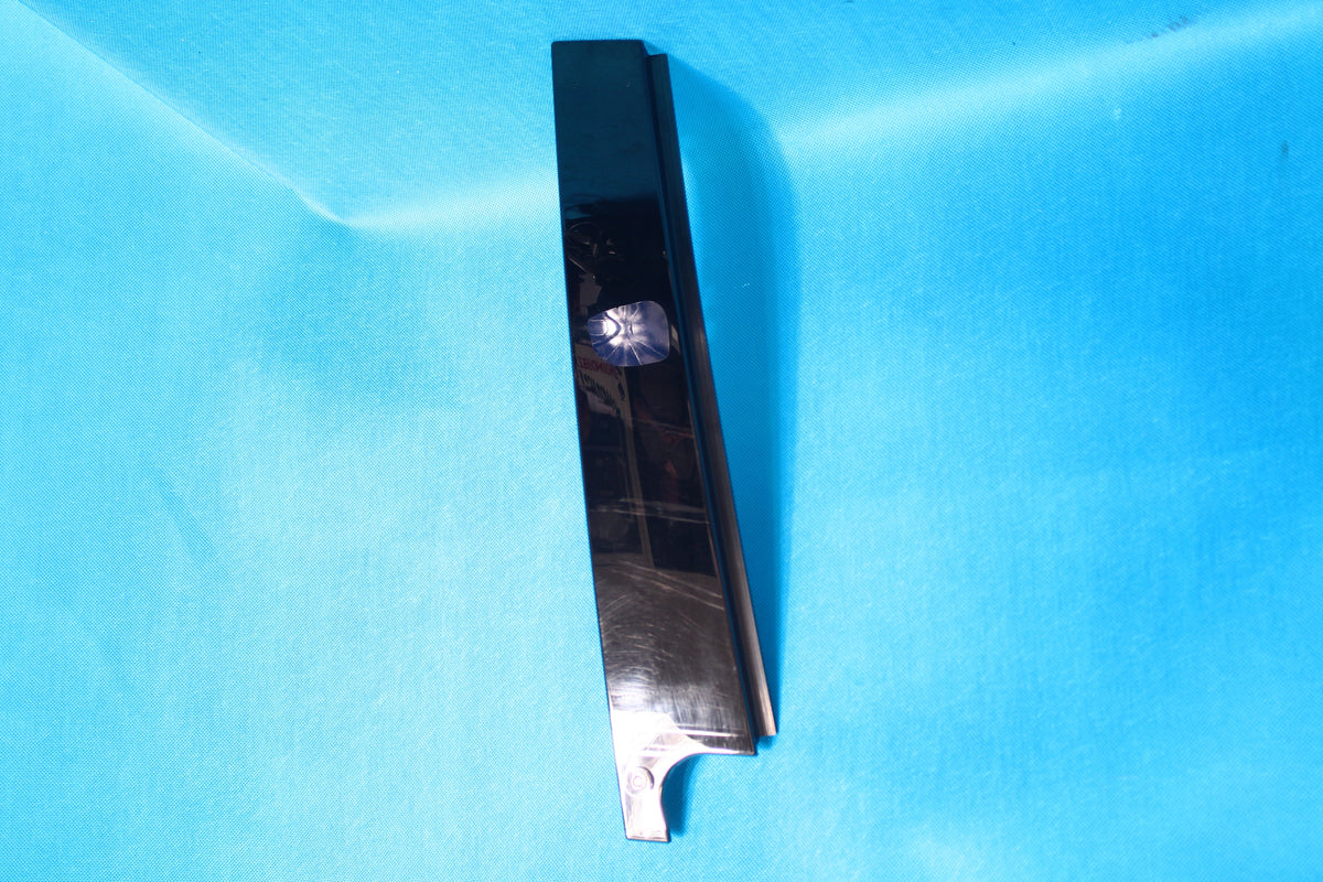 VW GOLF VII R DOOR TRIM REAR RIGHT VERTICAL 5G6839902B 2017R