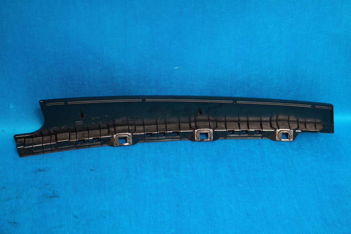 VW GOLF VII R DOOR TRIM REAR RIGHT VERTICAL 5G6839902B 2017R