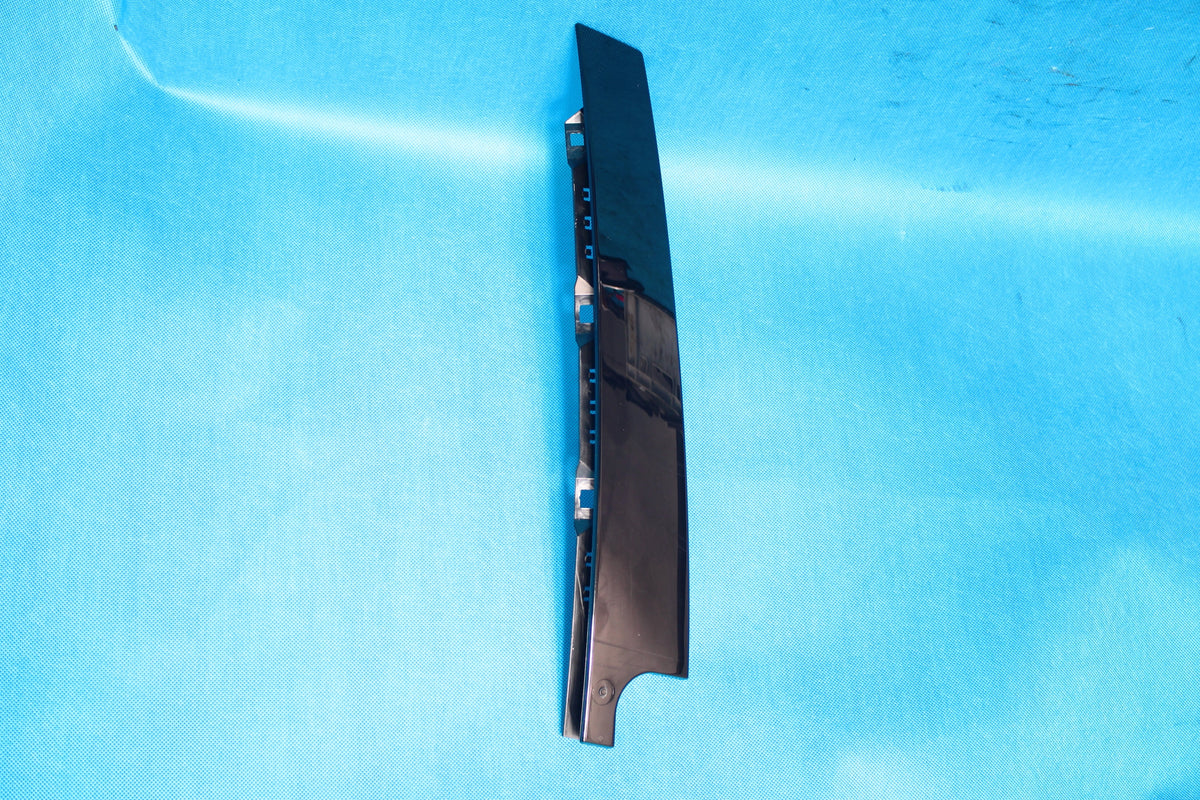 VW GOLF VII R DOOR TRIM REAR RIGHT VERTICAL 5G6839902B 2017R