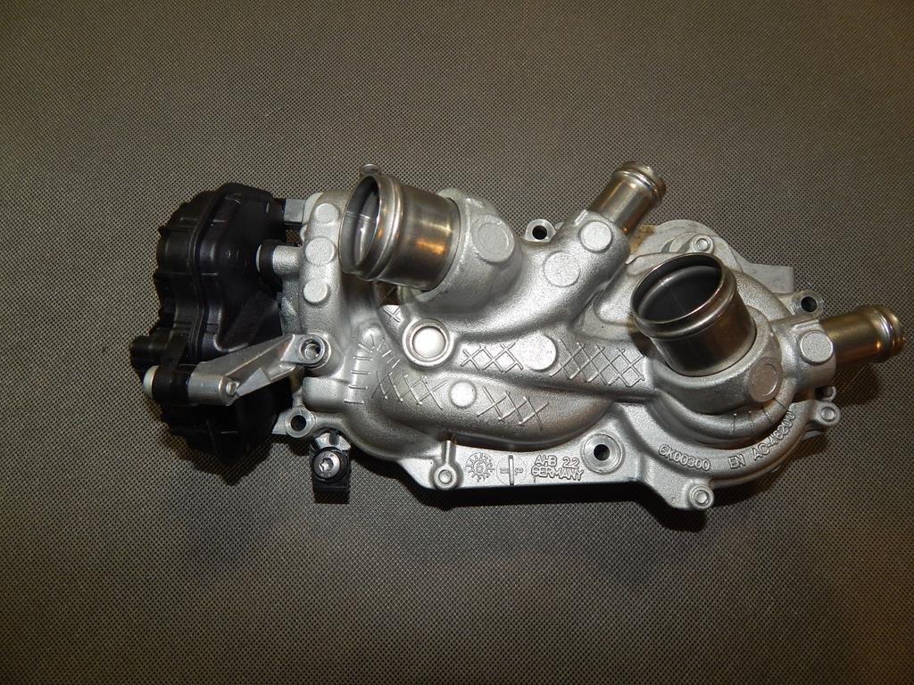 VW GOLF VII WATER PUMP 04E907593 05E121042
