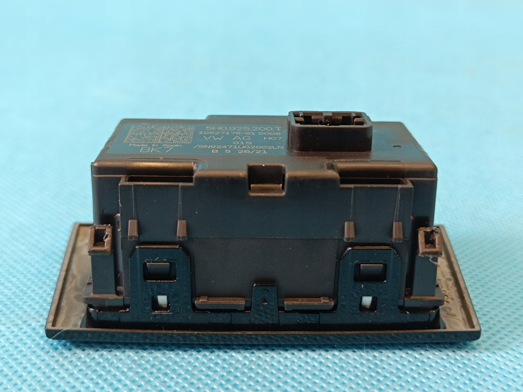 VW GOLF VIII 8 VARIANT 2.0TDI 2022 R EMERGENCY LIGHT BUTTON 5H0925200T