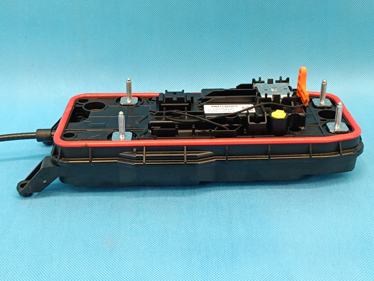 VW GOLF VIII 8 VARIANT 2.0TDI 2022R GEAR SELECTOR AUTOMATIC UCE 5WA713033CC