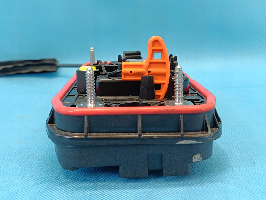 VW GOLF VIII 8 VARIANT 2.0TDI 2022R GEAR SELECTOR AUTOMATIC UCE 5WA713033CC