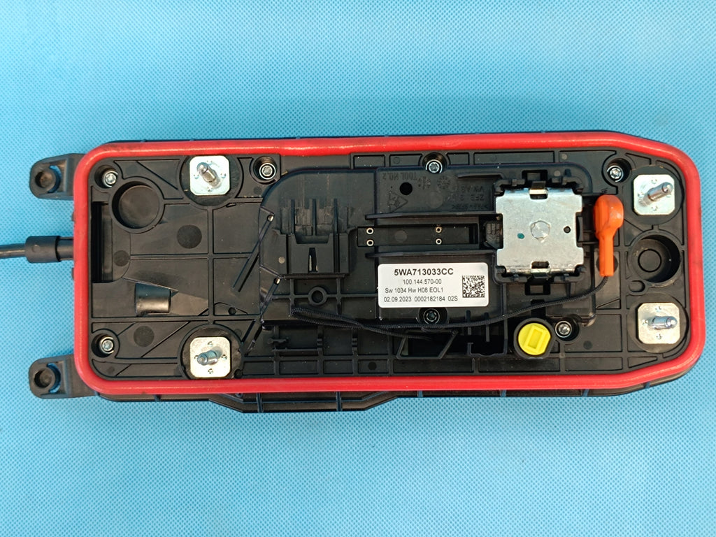 VW GOLF VIII 8 VARIANT 2.0TDI 2022R GEAR SELECTOR AUTOMATIC UCE 5WA713033CC