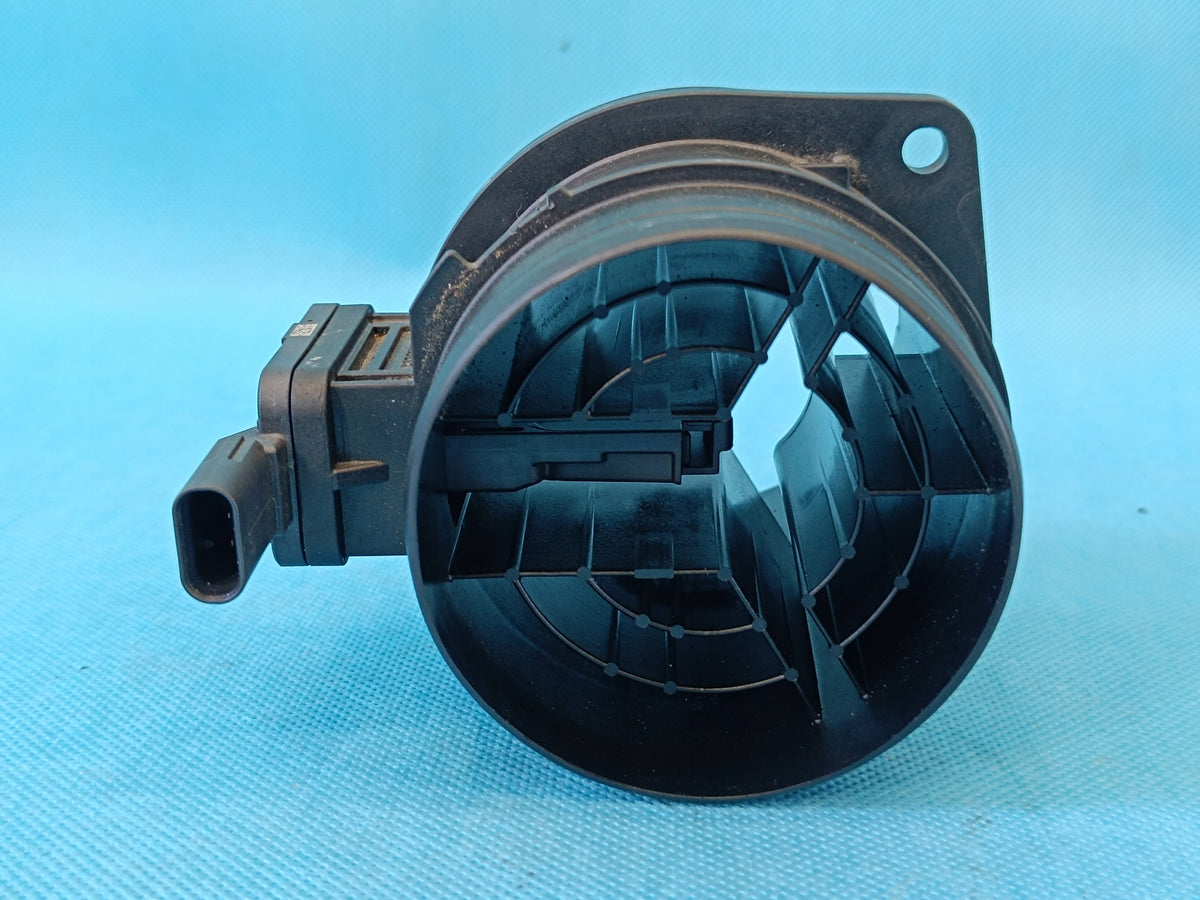 VW GOLF VIII 8 VARIANT 2.0TDI 85KW 2022R FLOWMETER 05L906461B