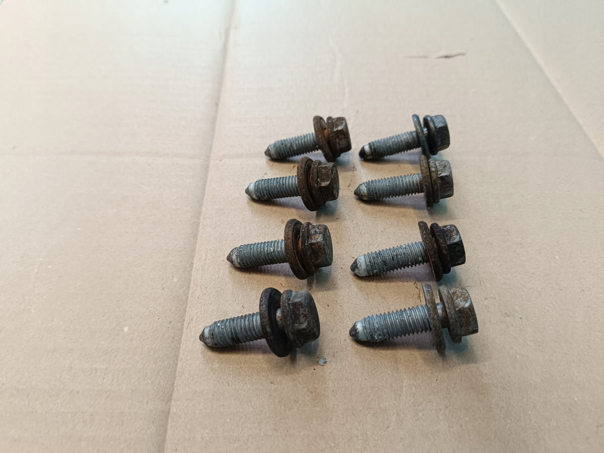 VW GOLF VIII 8 VARIANT 2.0TDI 85KW 2022R SLED SCREWS CRADLE REAR