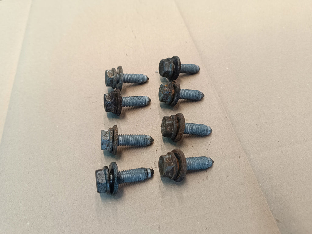 VW GOLF VIII 8 VARIANT 2.0TDI 85KW 2022R SLED SCREWS CRADLE REAR