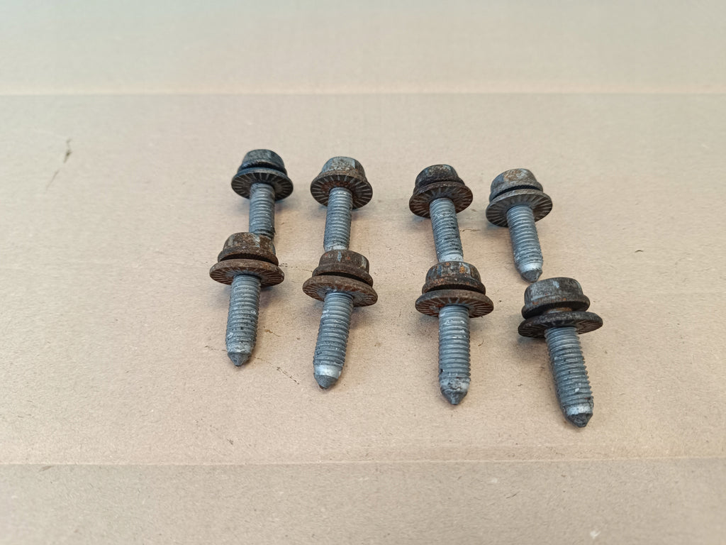 VW GOLF VIII 8 VARIANT 2.0TDI 85KW 2022R SLED SCREWS CRADLE REAR