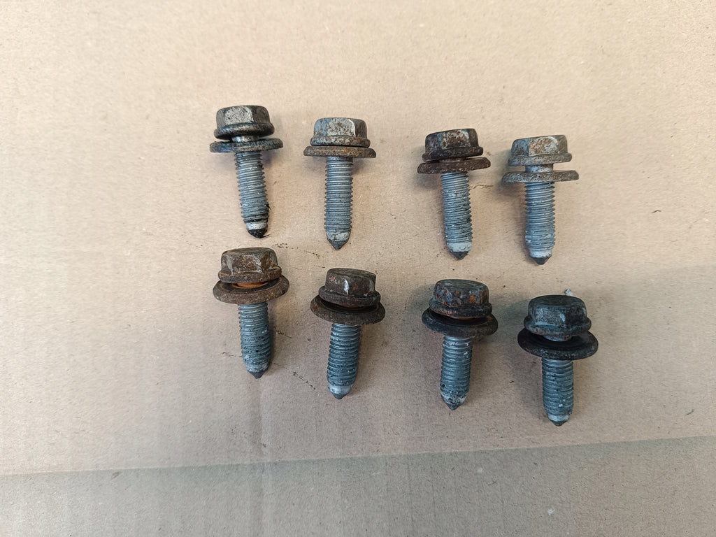 VW GOLF VIII 8 VARIANT 2.0TDI 85KW 2022R SLED SCREWS CRADLE REAR