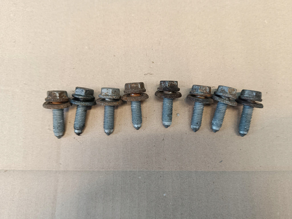 VW GOLF VIII 8 VARIANT 2.0TDI 85KW 2022R SLED SCREWS CRADLE REAR