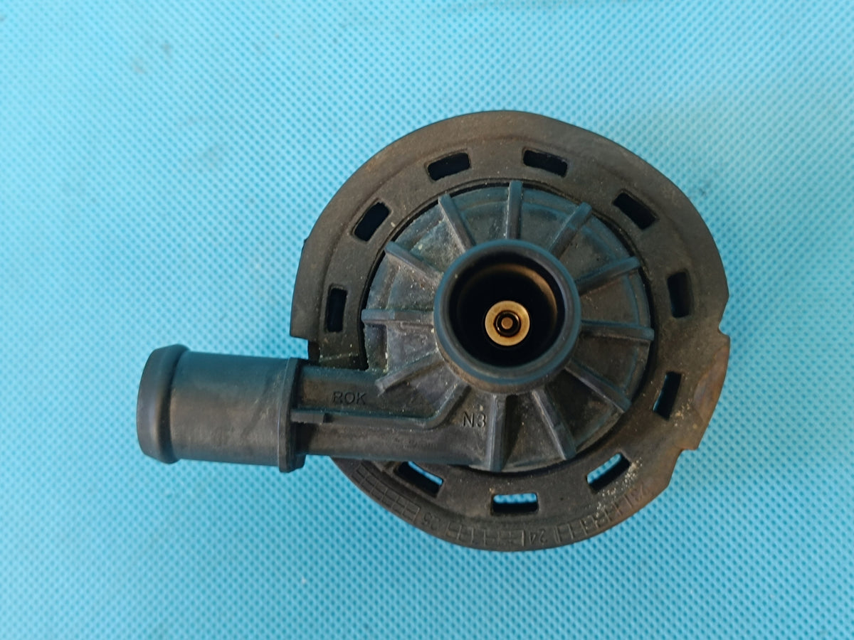 VW GOLF VIII 8 VARIANT 2.0TDI 85KW 2022R WATER PUMP 3Q0965564