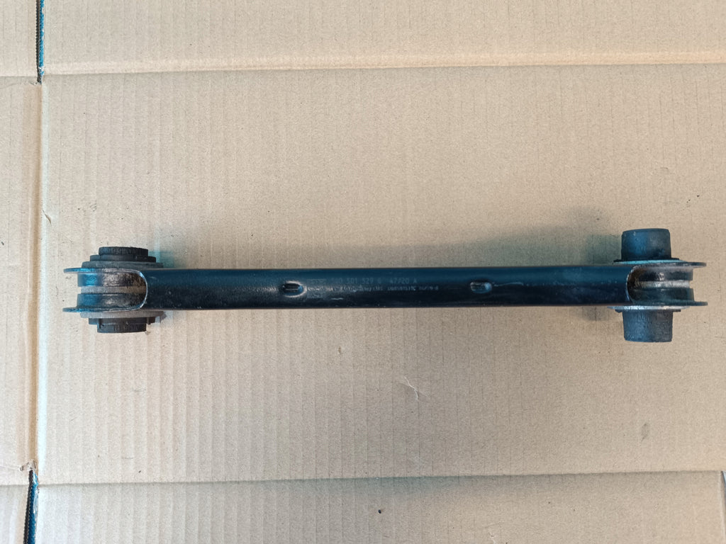 VW GOLF VIII VARIANT 1.5 e-TSI 110KW 2021 R CONTROL ARM RIGHT REAR 5Q0501529G