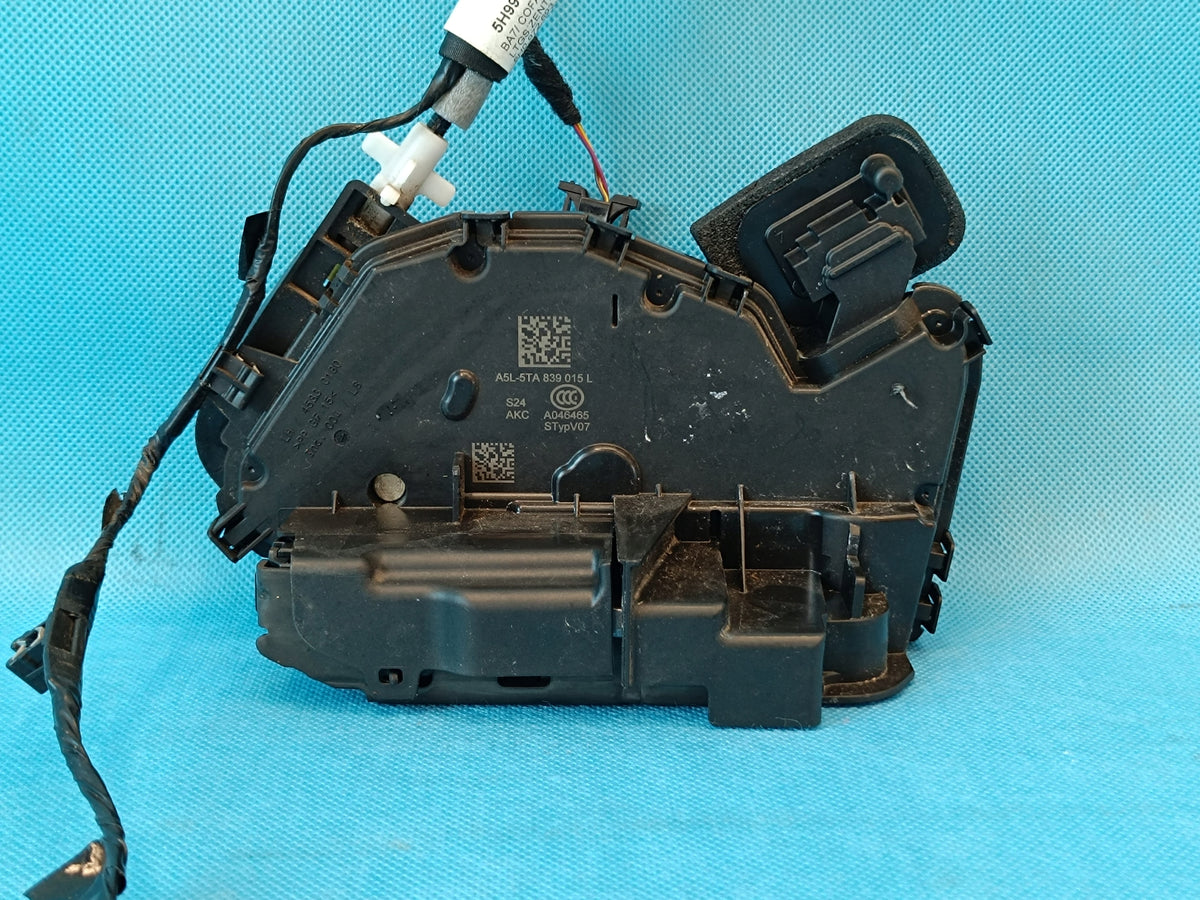 VW GOLF VIII VARIANT 1.5 e-TSI 110KW 2021 R DOOR LOCK LEFT REAR 5TA839015L