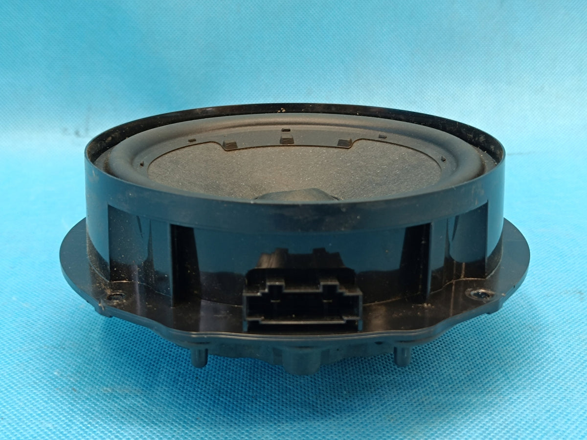 VW GOLF VIII VARIANT 1.5 e-TSI 110KW 2021 R DOOR SPEAKER FRONT 5H0035453