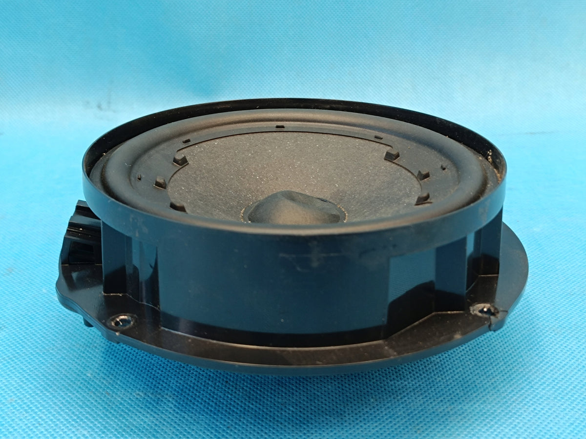 VW GOLF VIII VARIANT 1.5 e-TSI 110KW 2021 R DOOR SPEAKER FRONT 5H0035453