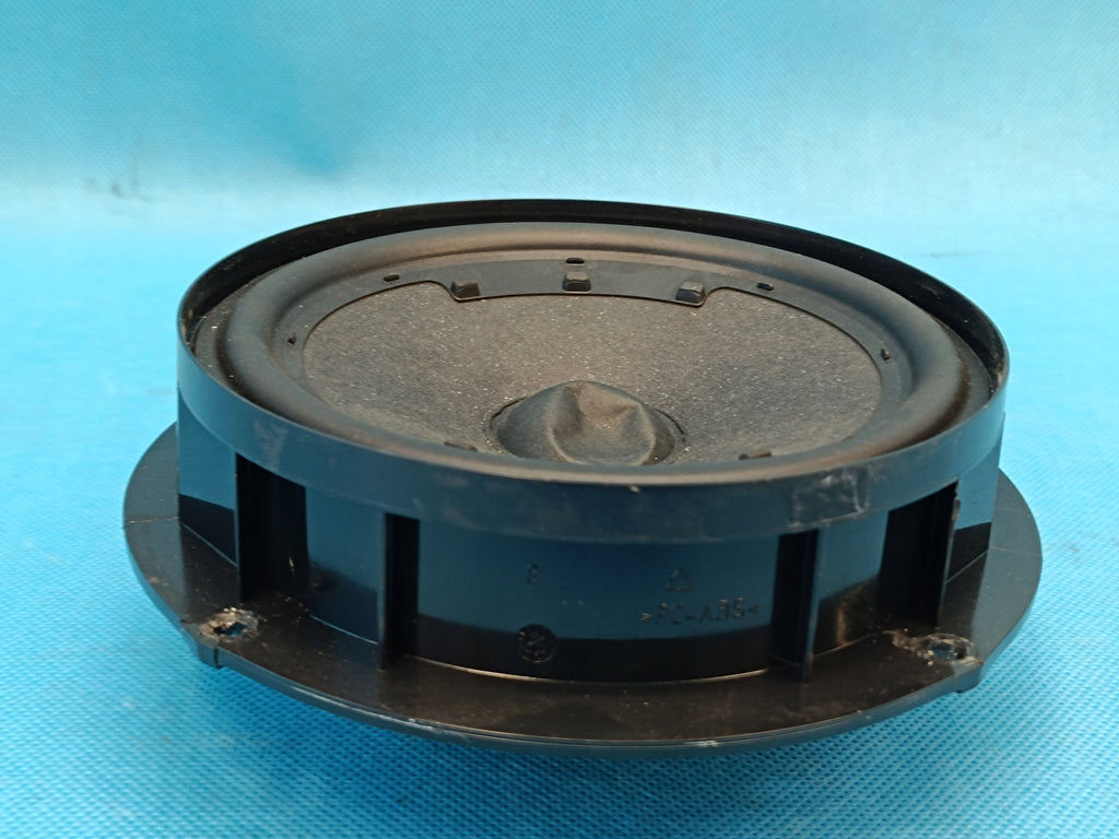 VW GOLF VIII VARIANT 1.5 e-TSI 110KW 2021 R DOOR SPEAKER FRONT 5H0035453