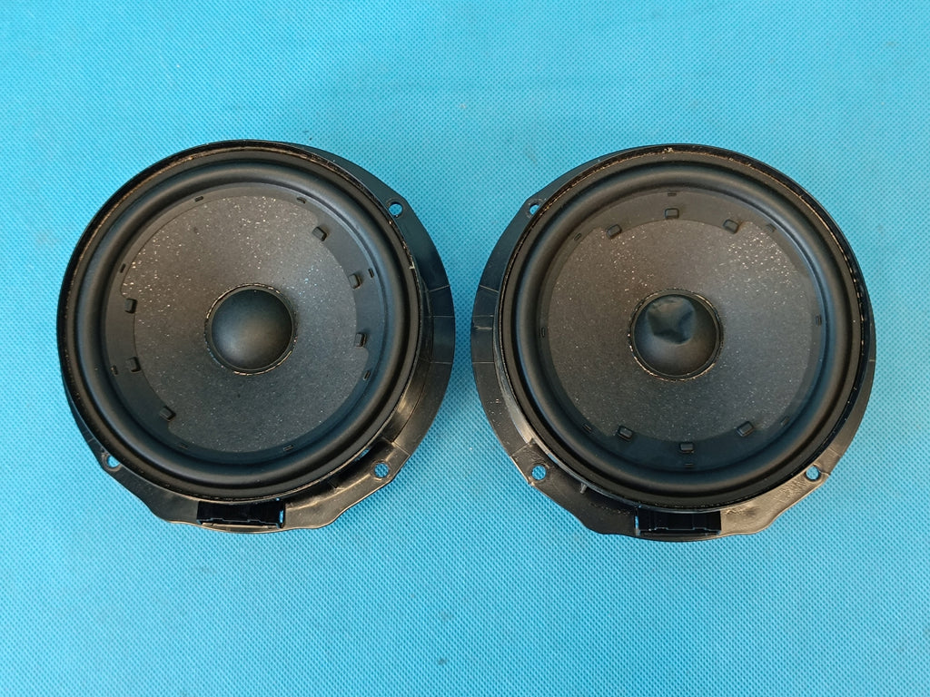 VW GOLF VIII VARIANT 1.5 e-TSI 110KW 2021 R DOOR SPEAKER FRONT 5H0035453