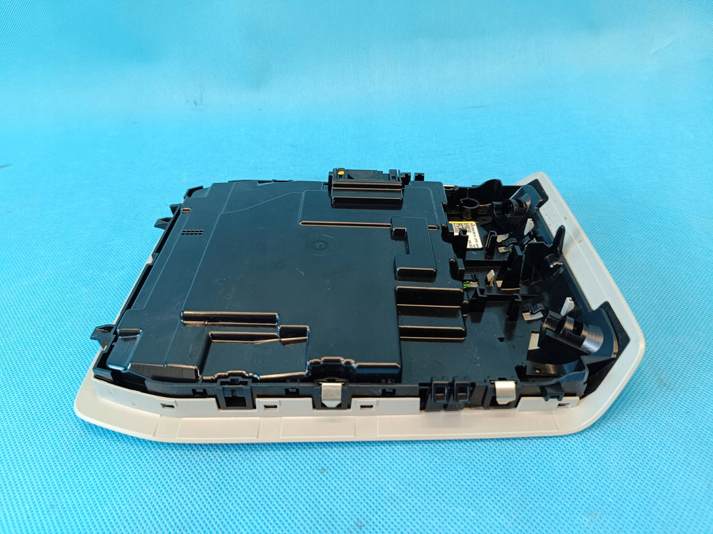 VW GOLF VIII VARIANT 1.5 e-TSI 110KW 2021R HEADLINER LAMP SOS 5H0959561H