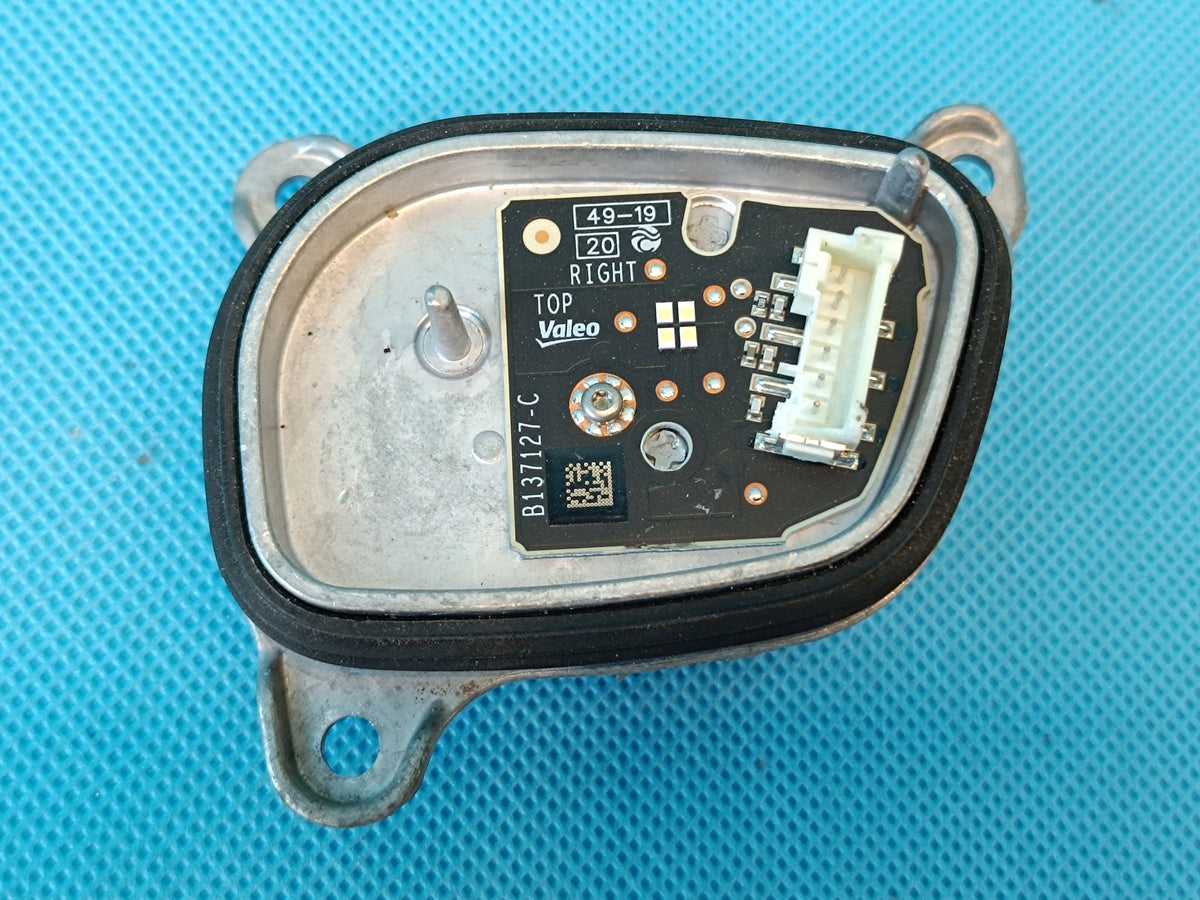 VW GOLF VIII VARIANT 1.5 e-TSI 110KW 2021R LAMP MODULE HEDGEHOG RIGHT 5H0998478E