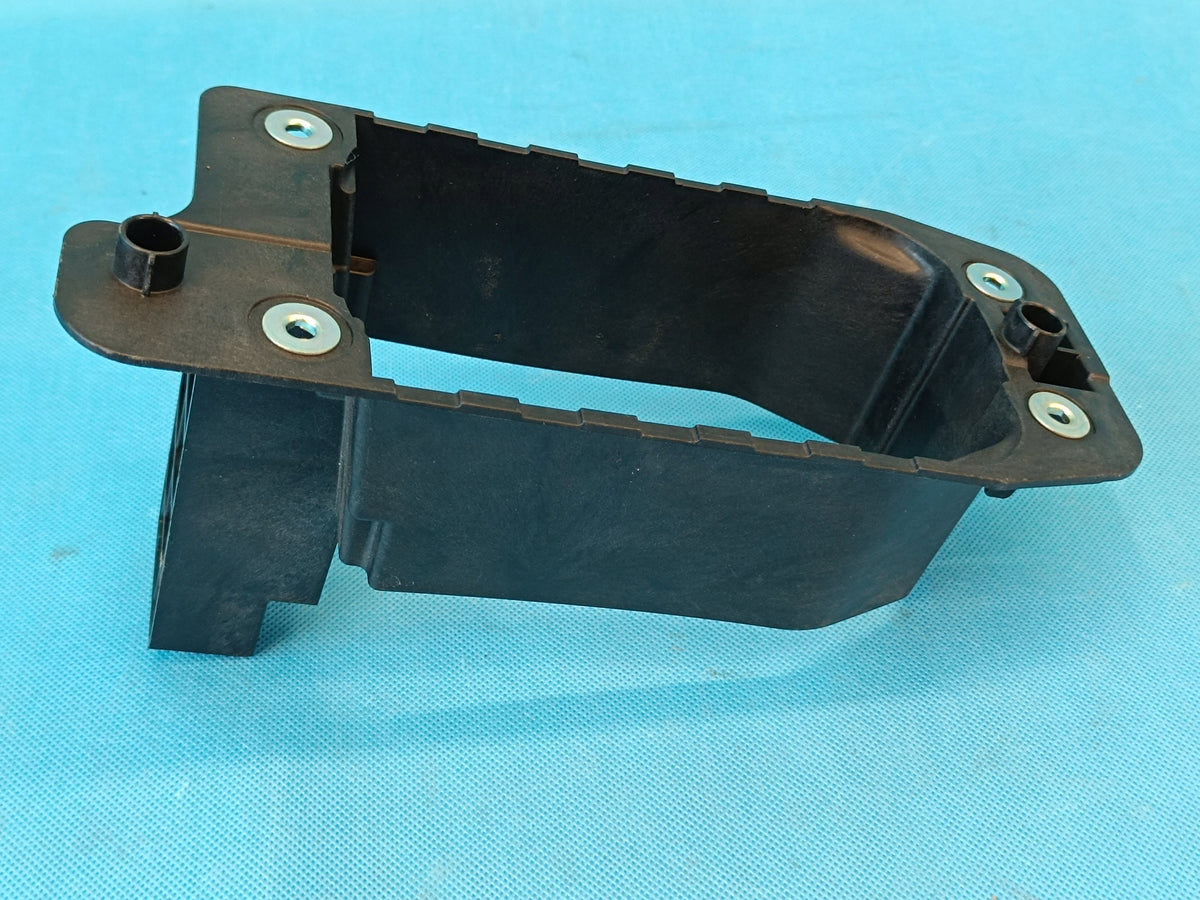 VW GOLF VIII VARIANT 1.5 e-TSI 2021 R GEAR JACK BASE 5H0863233B