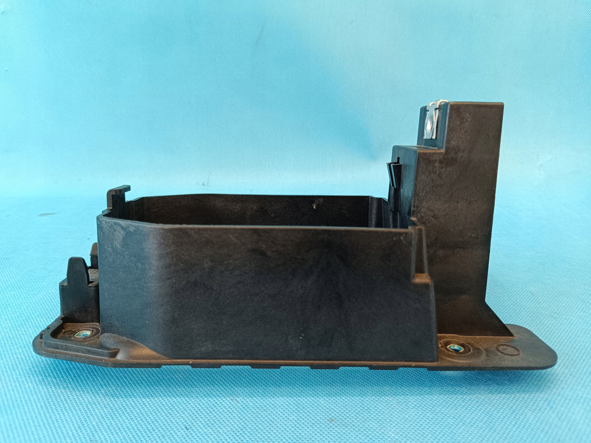 VW GOLF VIII VARIANT 1.5 e-TSI 2021 R GEAR JACK BASE 5H0863233B