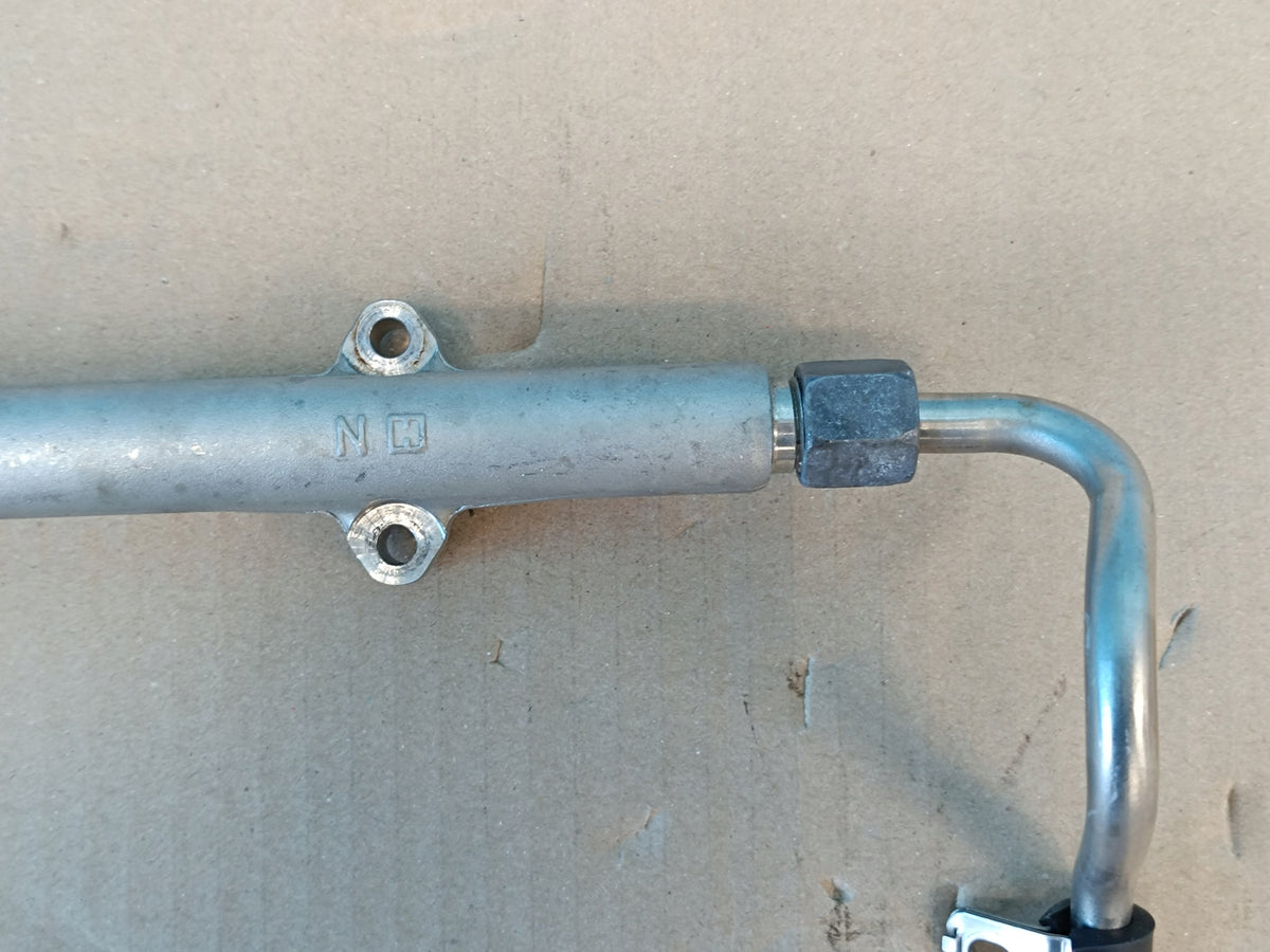 VW GOLF VIII VARIANT 1.5 e-TSI 2021 R INJECTION RAIL SENSOR 05E133320B