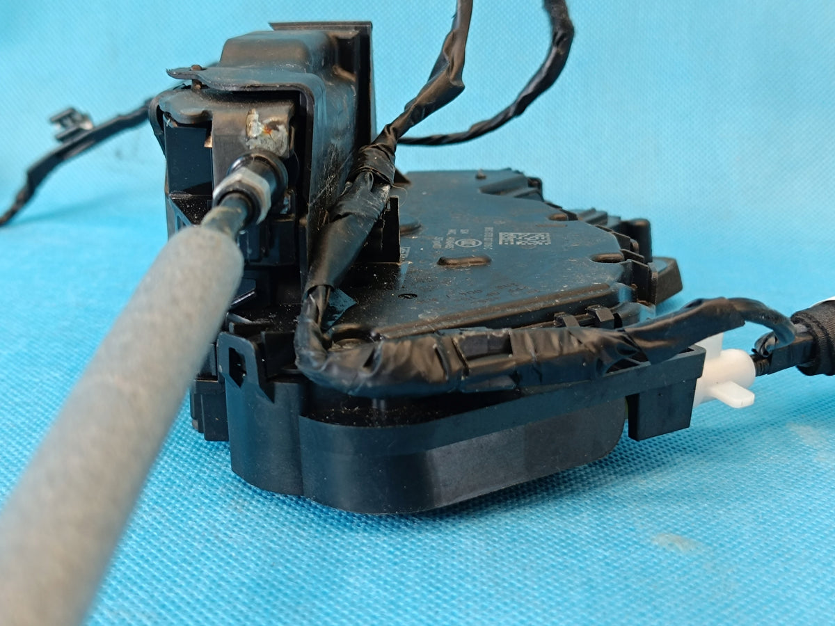 VW GOLF VIII VARIANT 1.5e-TSI 21R BUNDLE DOOR LOCK RIGHT FRONT 5TB837016C