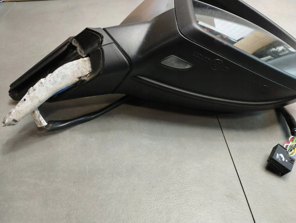 VW Golf VII R MIRROR RIGHT CHROME 13 PIN