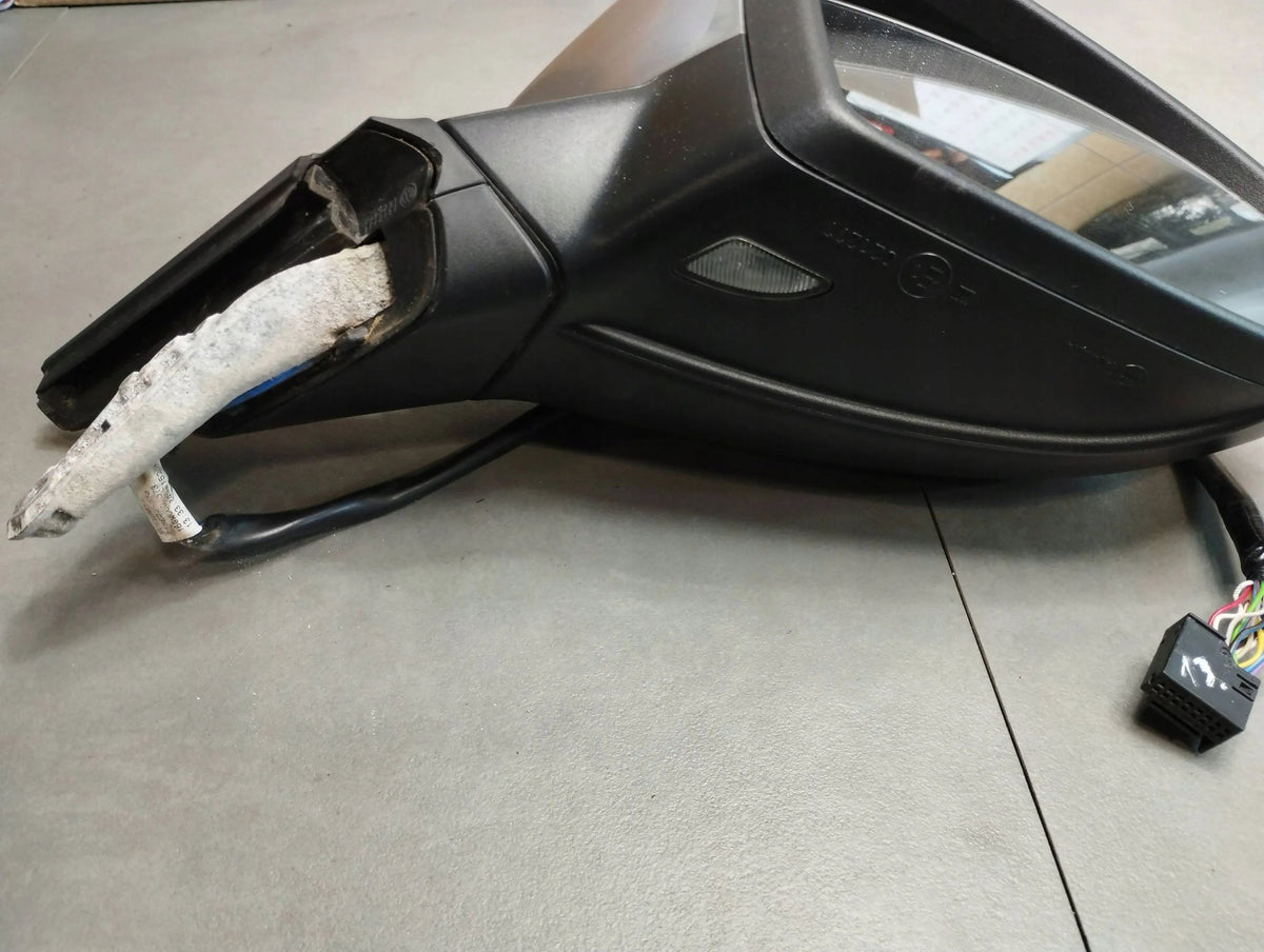 VW Golf VII R MIRROR RIGHT CHROME 13 PIN
